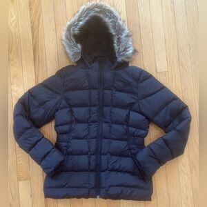 Woman’s Gotham Northface jacket. Black size small.